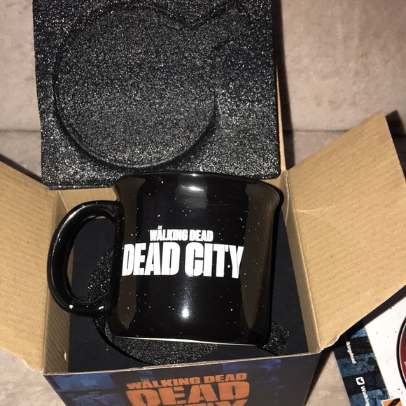AMC The Walking Dead official Supply Drop Dead City Ceramic Campfire mug New - Picture 7 of 8